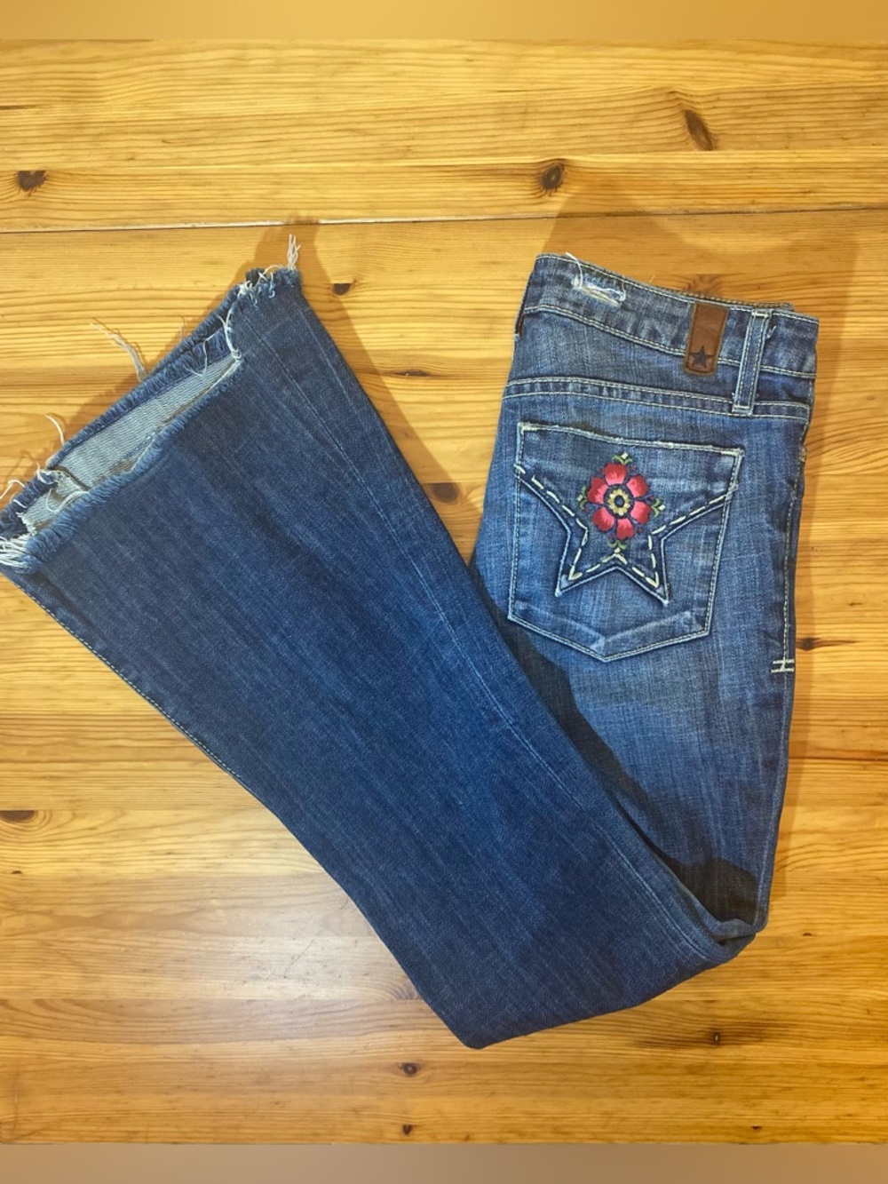 People's Liberation Y2K Starflap Floral Distressed Designer Flare Jeans Size 24 - Picture 4 of 14
